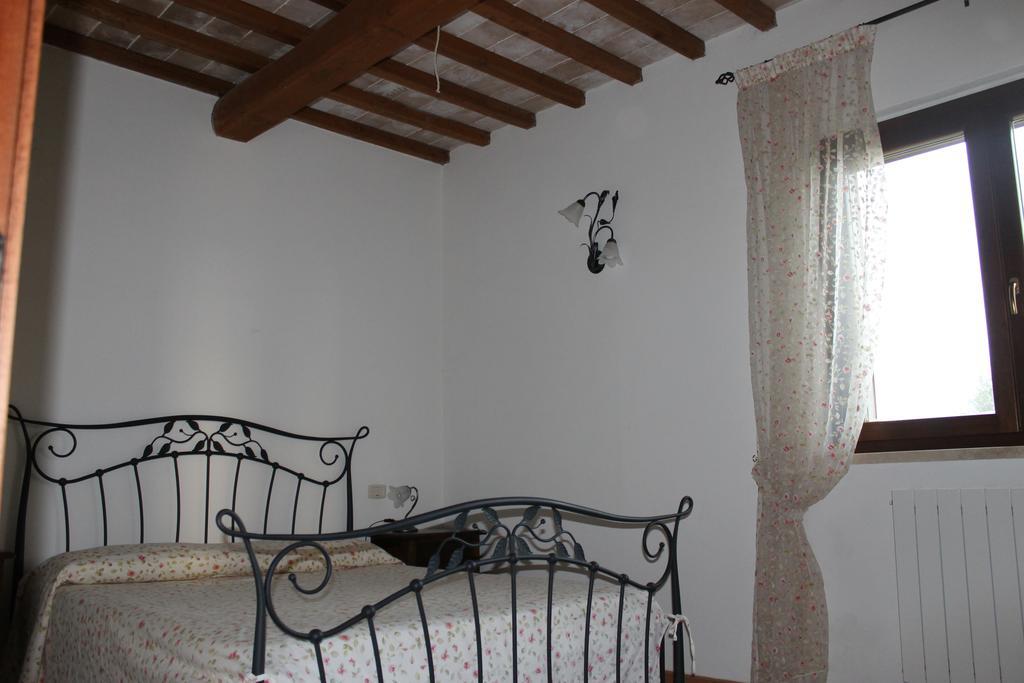 Agriturismo Colle D' Oro เปชชาโรมานา ห้อง รูปภาพ