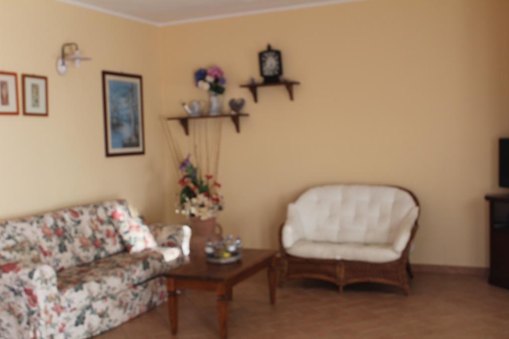 Agriturismo Colle D' Oro เปชชาโรมานา ภายนอก รูปภาพ