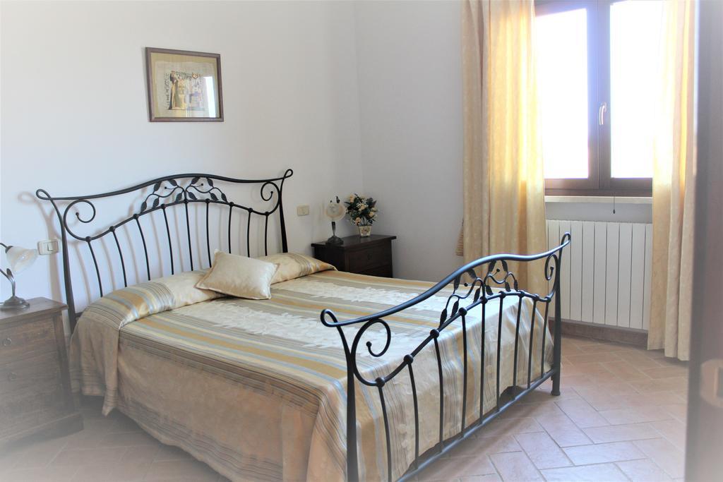 Agriturismo Colle D' Oro เปชชาโรมานา ภายนอก รูปภาพ